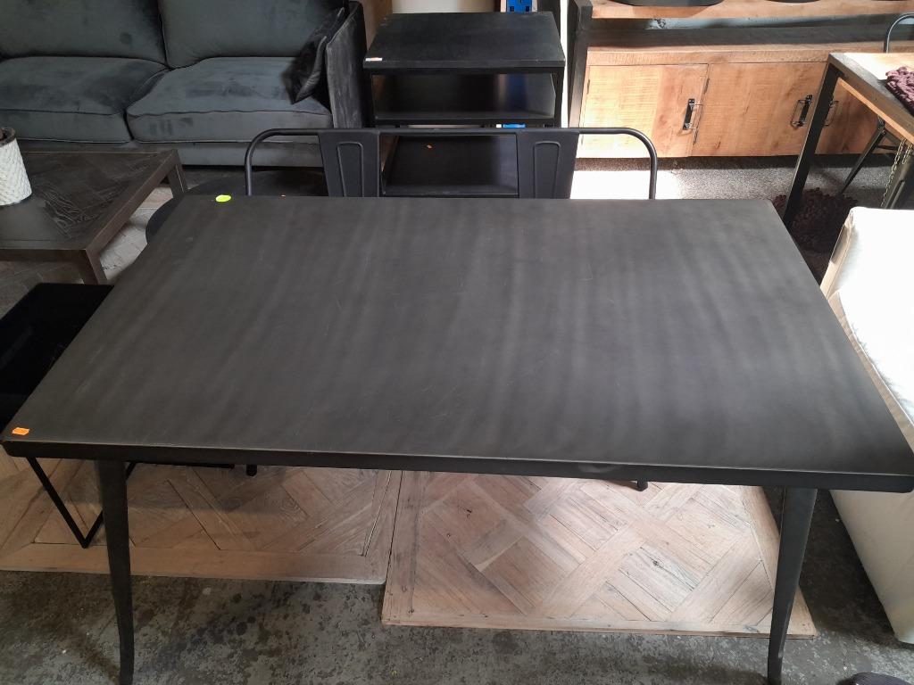 Tafel metal gun, mooie tafel, Huis en Inrichting, Tafels | Eettafels, Zo goed als nieuw, 50 tot 100 cm, 100 tot 150 cm, Vier personen