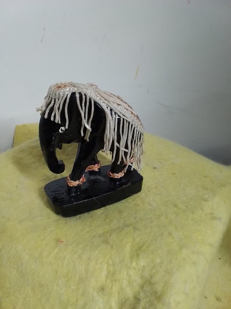 9623) mooie olifant  uit de parade, Ophalen of Verzenden, Zo goed als nieuw, Dier