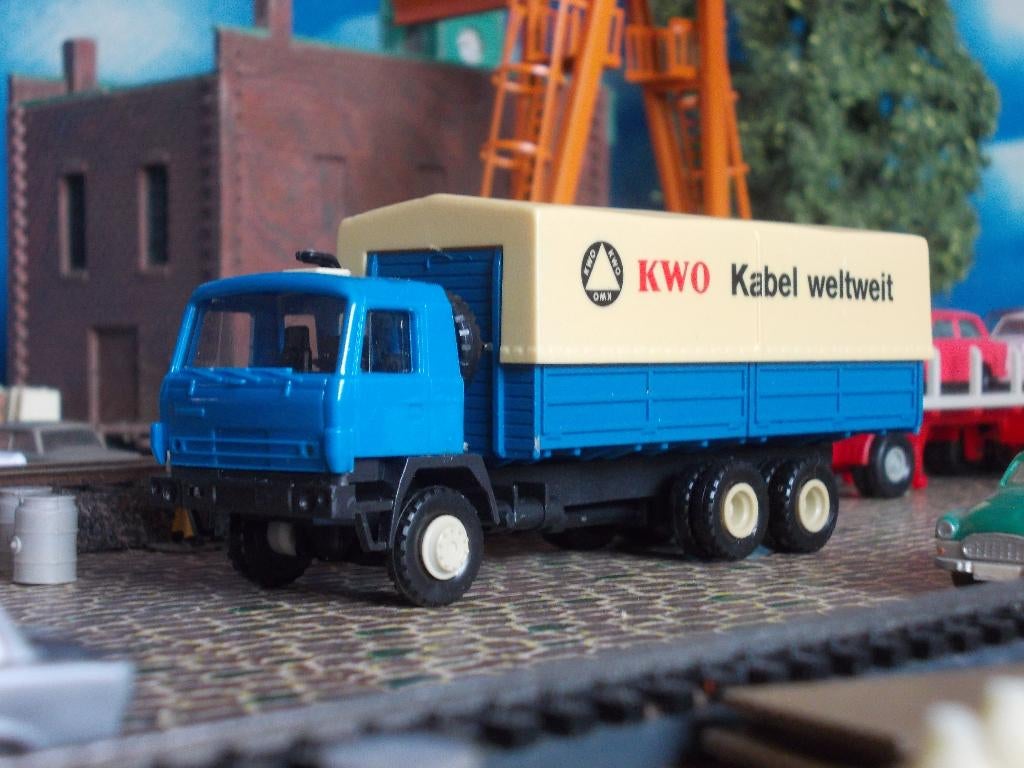 Tatra 815 platte bakwagen met huif - Permot KWO Kabel, Hobby en Vrije tijd, Ophalen of Verzenden, Nieuw, Bus of Vrachtwagen, Overige merken