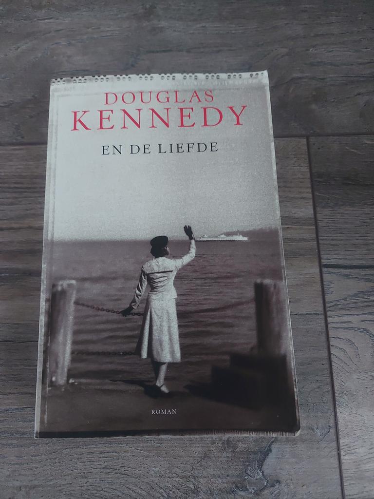 Douglas Kennedy - En de liefde, Boeken, Ophalen of Verzenden, Gelezen
