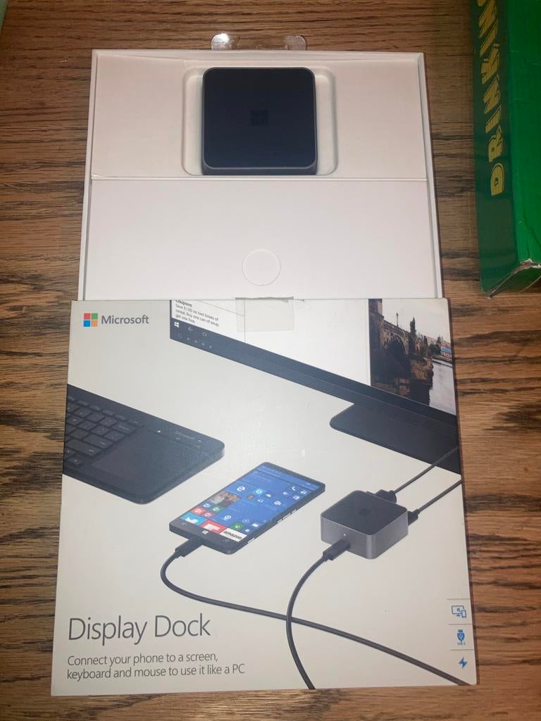 Microsoft Display Dock HD-500 - Nieuwstaat, Ophalen of Verzenden, Zo goed als nieuw, Docking station, Telefoon
