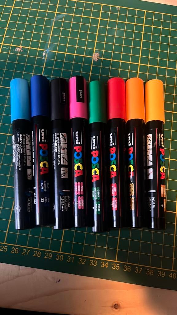 8 posca markers,    BIJNA NIET GEBRUIKT!!!, Hobby en Vrije tijd, Tekenen, Ophalen of Verzenden, Zo goed als nieuw, Potlood of Stift