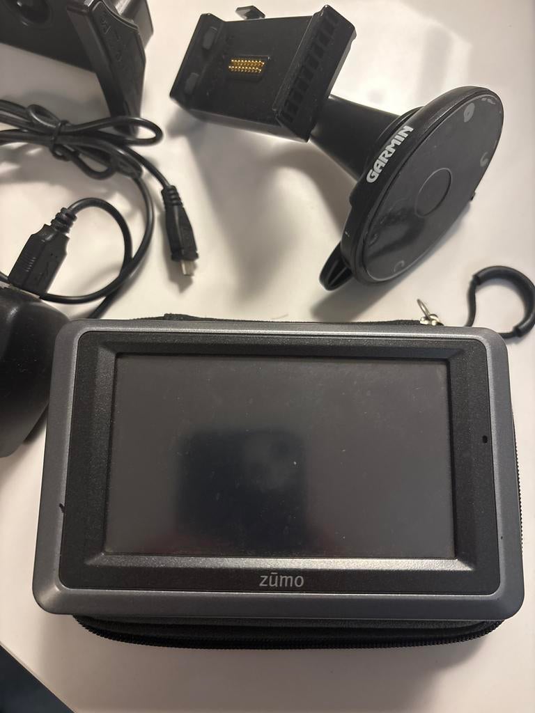 Zumo 660  met auto en Motor accessoires  vanaf €125,-, Motoren, Accessoires | Navigatiesystemen, Verzenden, Gebruikt