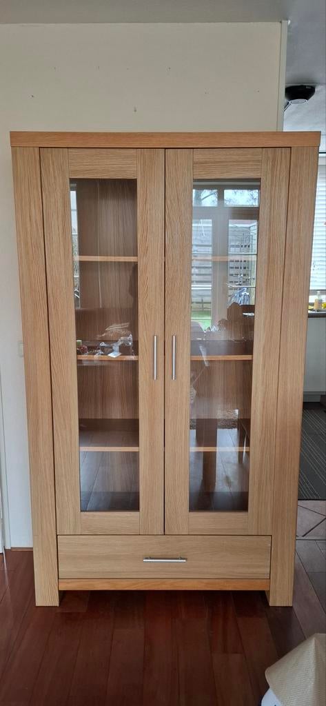 Vitrinekast, 100 tot 150 cm, Ophalen of Verzenden, Zo goed als nieuw, 150 tot 200 cm