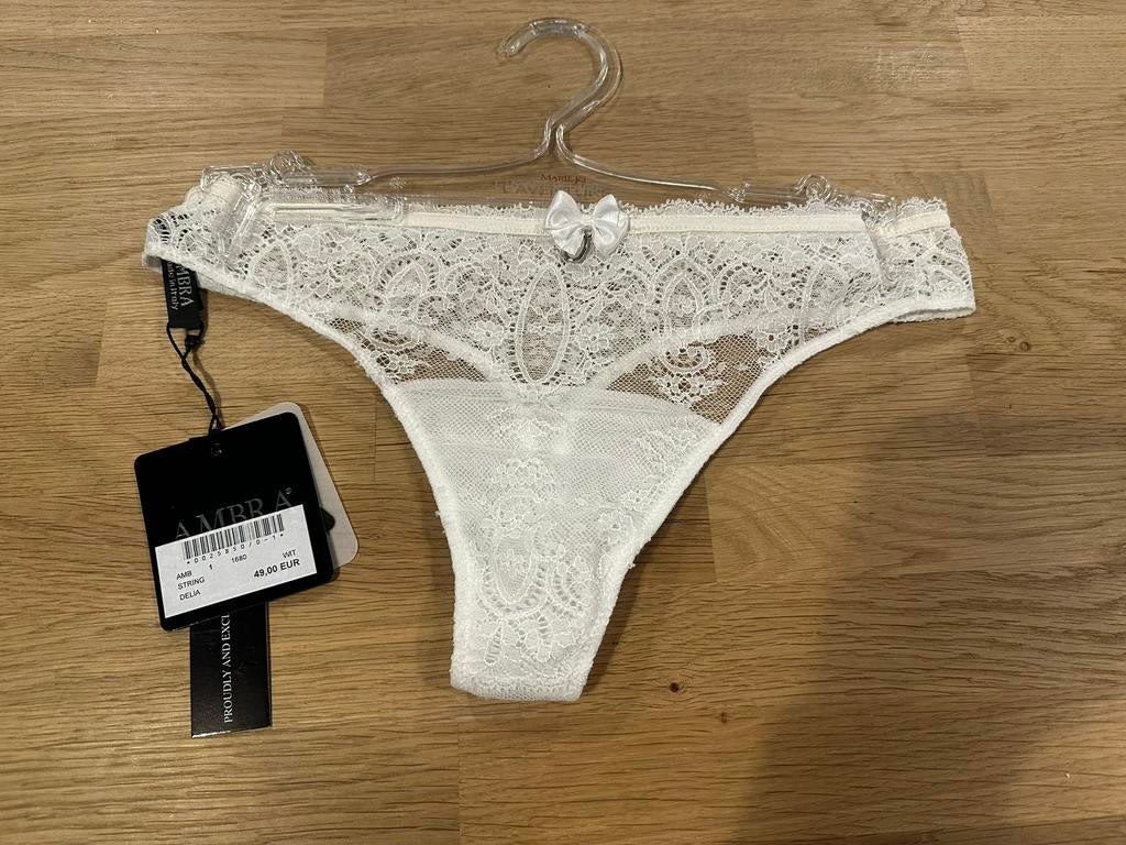 Ambra string 36 NIEUW!! Nu €10, Kleding | Dames, Ophalen of Verzenden, Wit, String
