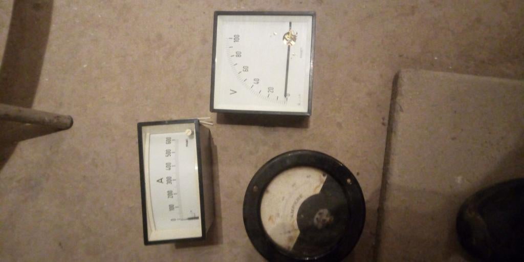 2 x Ampère meter en Voltmeter, Hobby en Vrije tijd, Elektronica-componenten, Ophalen of Verzenden