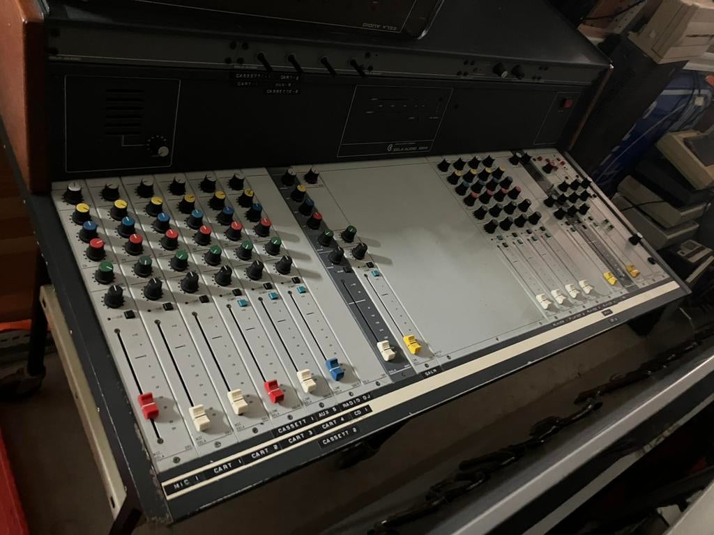 Eela audio sbm mengtafel (TEAB), Muziek en Instrumenten, Mengpanelen, Ophalen, Eela, Microfooningang, 10 tot 20 kanalen