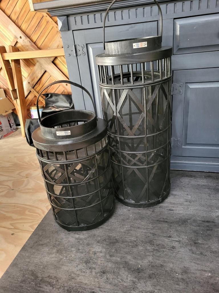 Te koop 2 grote riviera maison windlichten zwart, Ophalen, Overige materialen, Zwart, Zo goed als nieuw