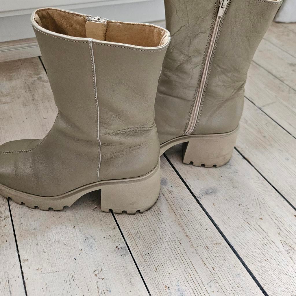 Dames  laarzen beige/groen leder sacha Zgan, Kleding | Dames, Schoenen, Beige, Lage of Enkellaarzen, Ophalen of Verzenden, Zo goed als nieuw