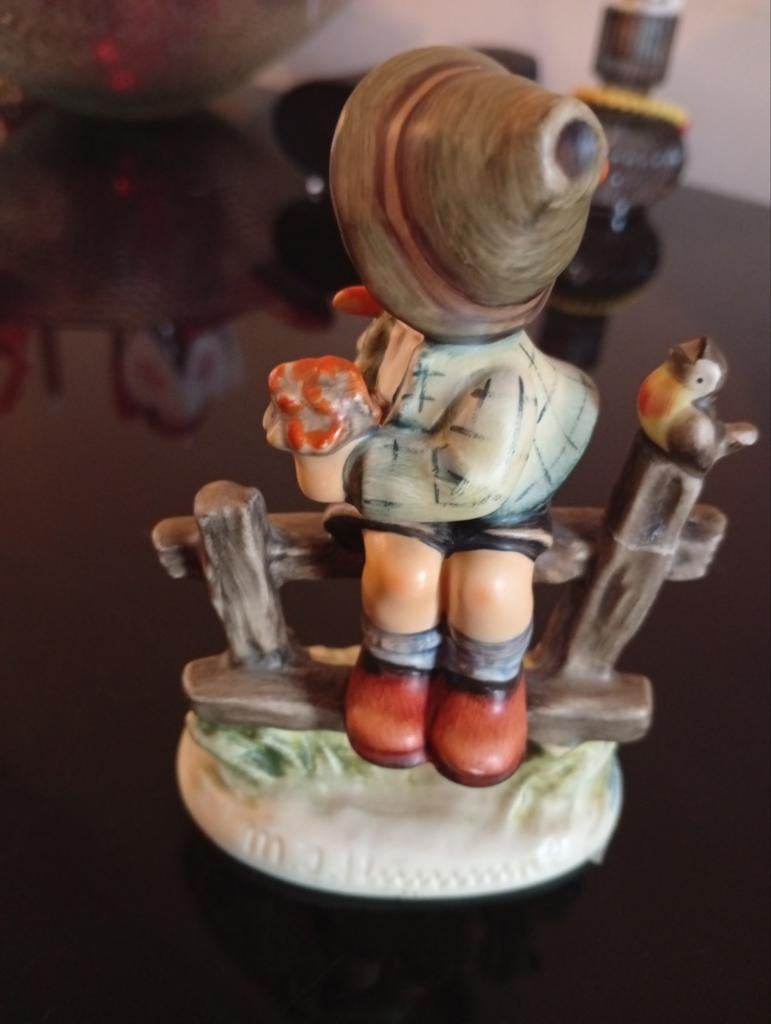 Hummel beeldje met vogel, Verzamelen, Ophalen of Verzenden, Zo goed als nieuw, Hummel