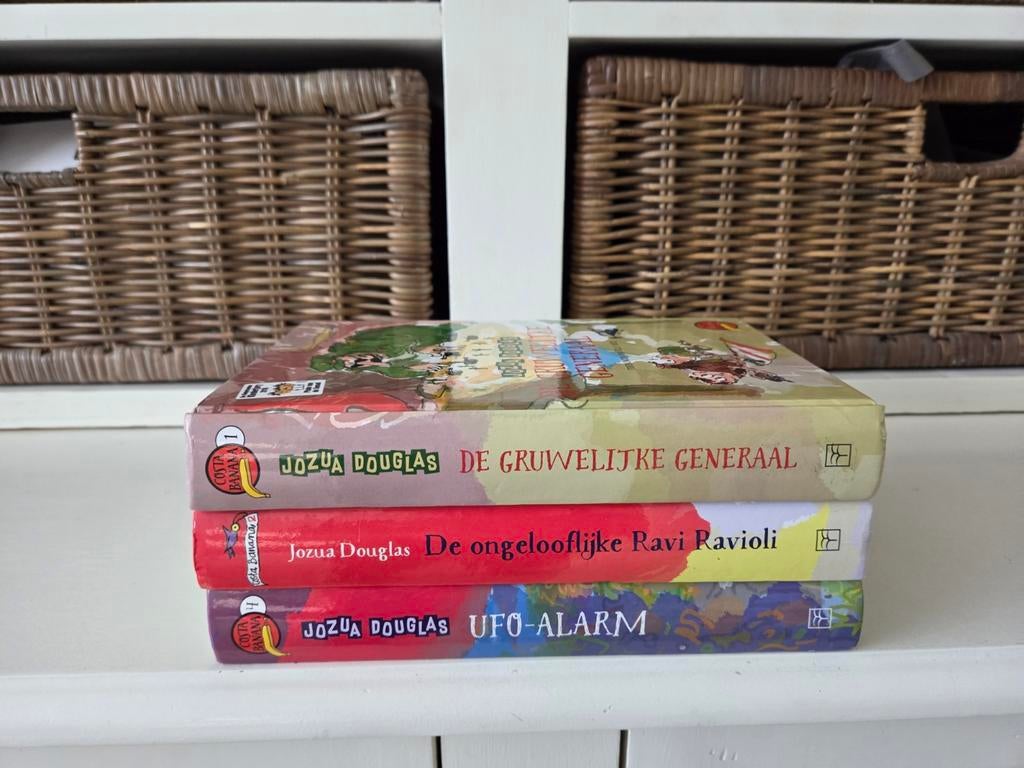 Jozua Douglas - Costa Banana, Boeken, Ophalen of Verzenden, Gelezen