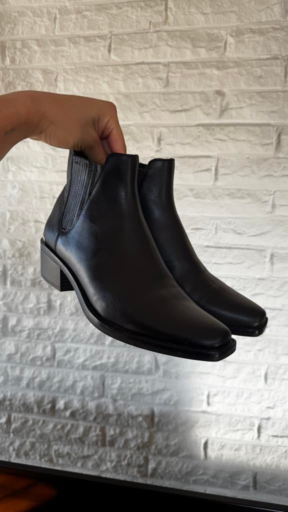 DKNY laarsjes maat 38, Ophalen of Verzenden, Zo goed als nieuw, Zwart