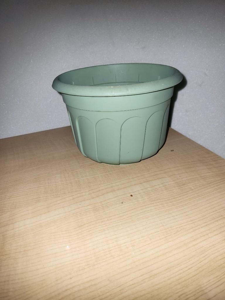 bloempot groen, Kunststof, Rond, Ophalen of Verzenden, Zo goed als nieuw