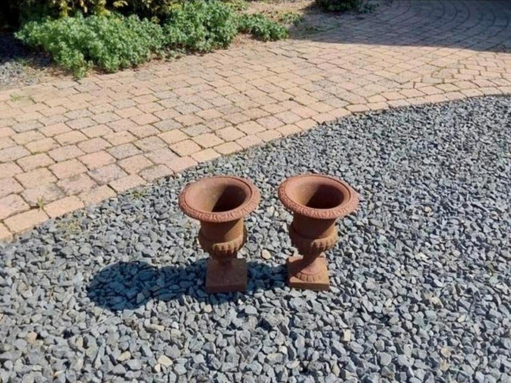 Louvre tuinvazen gietijzer, Ophalen