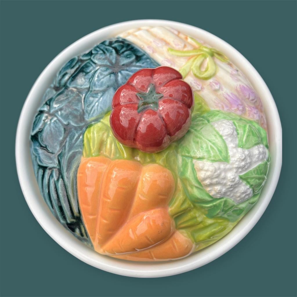 vintage groente terrine Michel Caugant polychroom keramiek, Huis en Inrichting, Keuken | Servies, Verzenden, Zo goed als nieuw