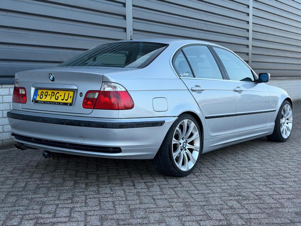 BMW 3-serie 328i Executive E46 Sedan Automaat 6 cilinder 193, Auto's, Gebruikt, Zwart, Leder en Stof, 10 km/l