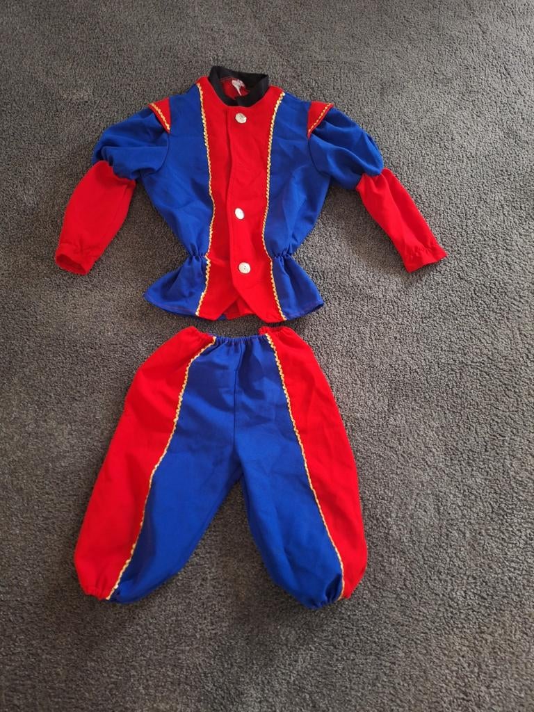 Pietenpak maat 116 - zo goed als nieuw, Kinderen en Baby's, Carnavalskleding en Verkleedspullen, Ophalen