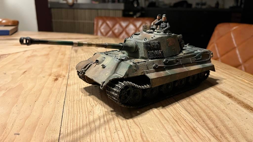 Modelbouw Tank Tiger II Koningstijger met figuren, Overige merken, Gebruikt, Ophalen of Verzenden, Tank
