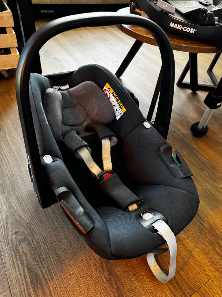 Maxicosi Pebble 360 + Maxi-Cosi FamilyFix 360 Isofix base, Kinderen en Baby's, Autostoeltjes, Ophalen, Zo goed als nieuw, Isofix