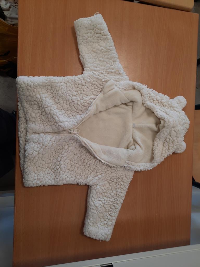 Fluffy schaap jasje voor baby, Ophalen, Meisje, Zo goed als nieuw, Jasje