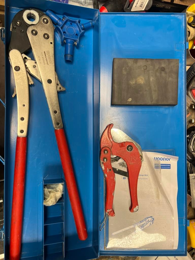 Uponor hand persgang 1 x gebruikt, Doe-het-zelf en Verbouw, Ophalen of Verzenden, Zo goed als nieuw