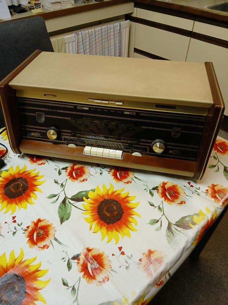 Philips buizen (lampen)radio, Ophalen