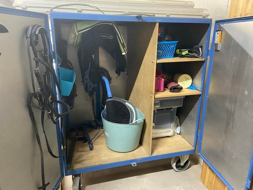 Ruime Zadelkast, Dieren en Toebehoren, Paarden en Pony's | Overige Paardenspullen, Ophalen, Overige soorten