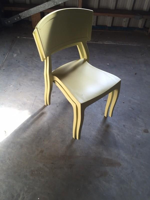 2 stuks terrasstoelen nieuw stapelbaar geel kunststof, Ophalen, Kunststof, Twee, Overige kleuren