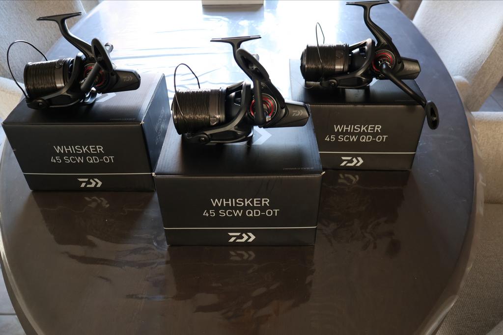 Daiwa Whisker 45 SCW QD-QT molens met reservespoelen, Ophalen of Verzenden, Nieuw, Molen