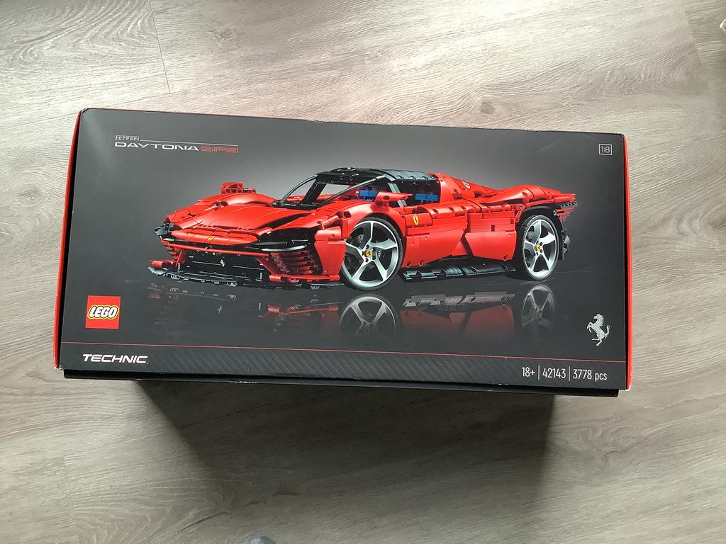 Lego  technic Ferrari daytona 42143 mag ook ruilen, Ophalen, Zo goed als nieuw