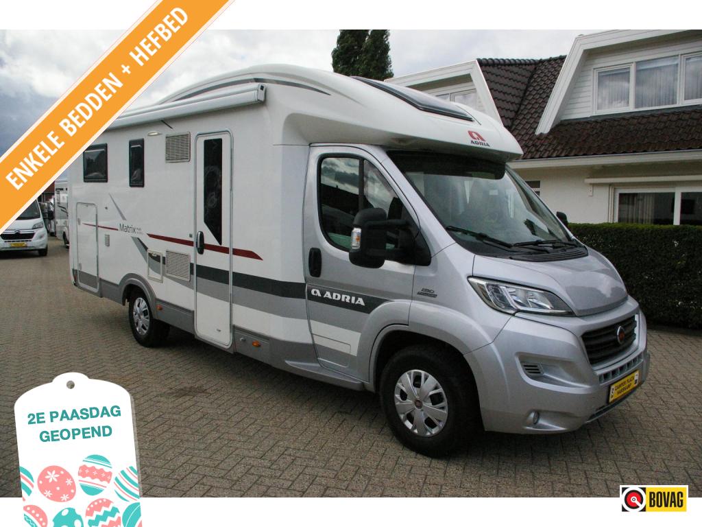 Adria Matrix Plus M 670 SL Enkele bedden, Hefbed, XXL Garage, Caravans en Kamperen, Afzuigkap, Ringverwarming, Fiat, Airbags