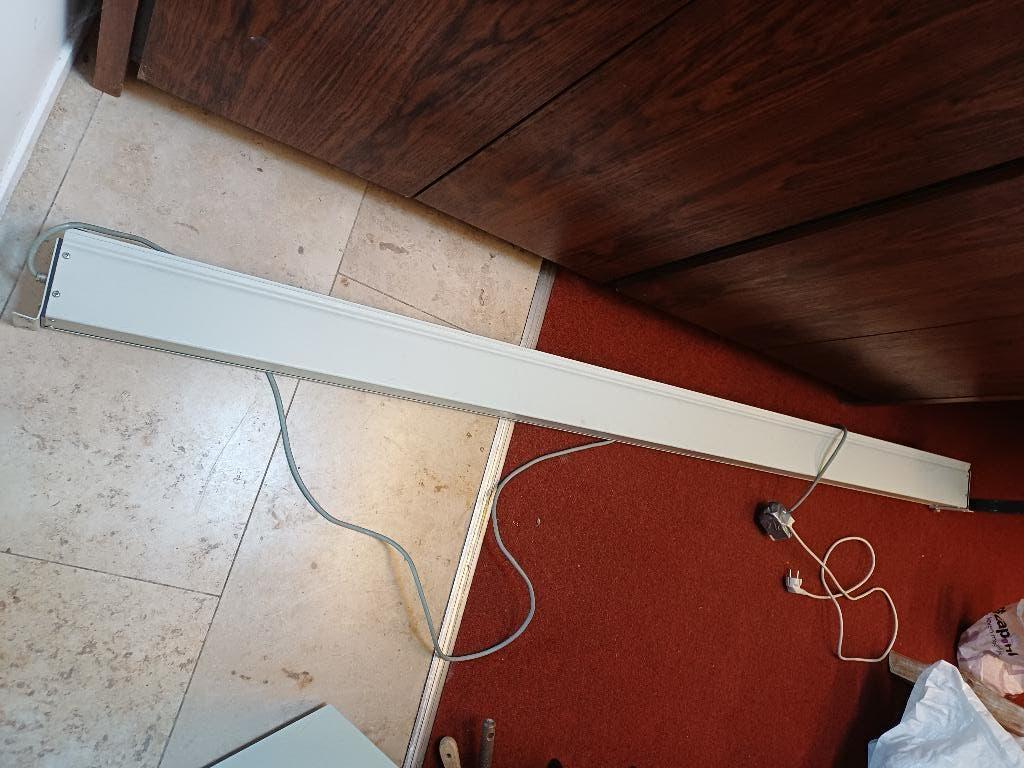 Elektrisch Beamerscherm, Ophalen, Gebruikt