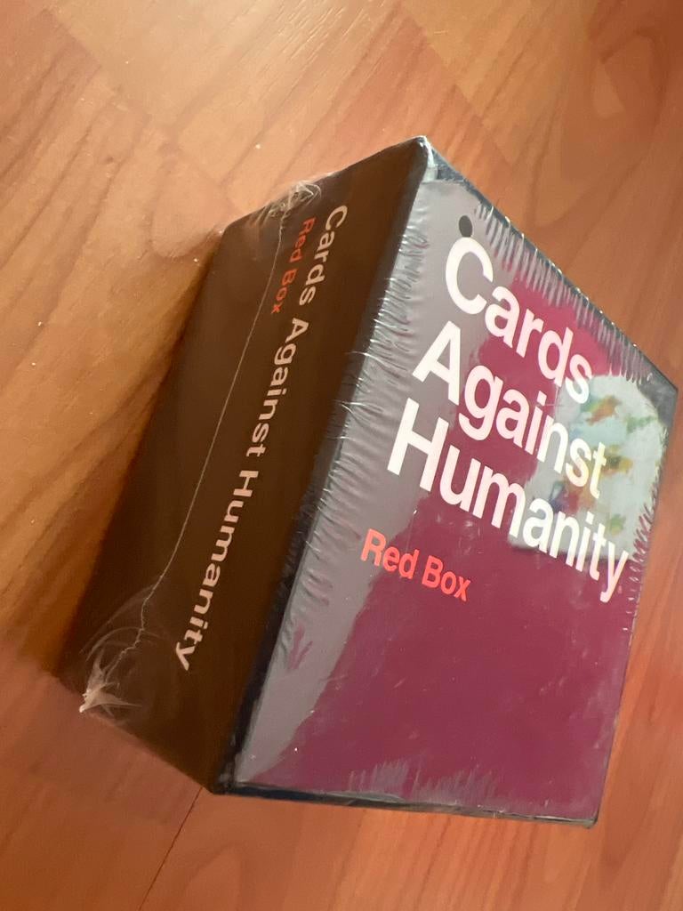Cards Against Humanity Red Box, Ophalen of Verzenden, Nieuw