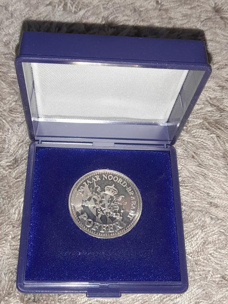 Munt 200 jaar Noord-Brabant 'De Poffer' in cassette, Ophalen of Verzenden, Koningin Beatrix, Overige waardes, Losse munt