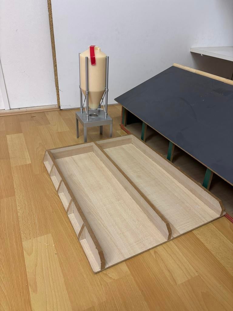 Modelbouw: Silo en stal voor landbouwvoertuigen siku, Zo goed als nieuw, Ophalen, Overige merken, Groter dan 1:32