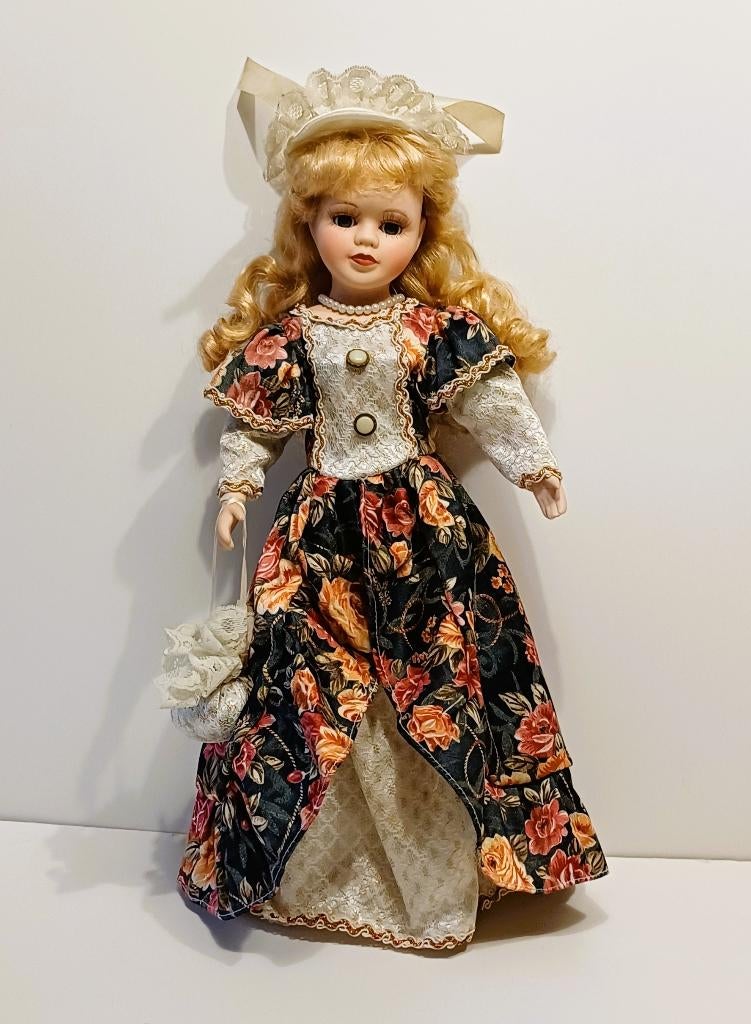 Mooie pop, Ophalen of Verzenden, Zo goed als nieuw, Pop