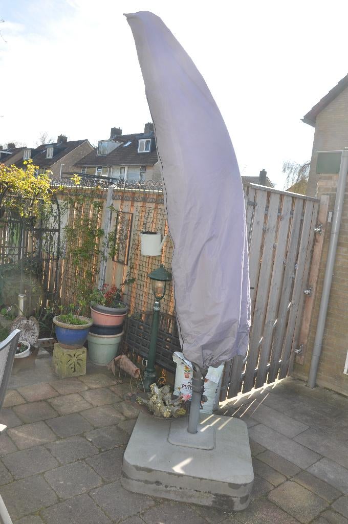 Parasol, Ophalen, Gebruikt, Kantelbaar, Zweefparasol