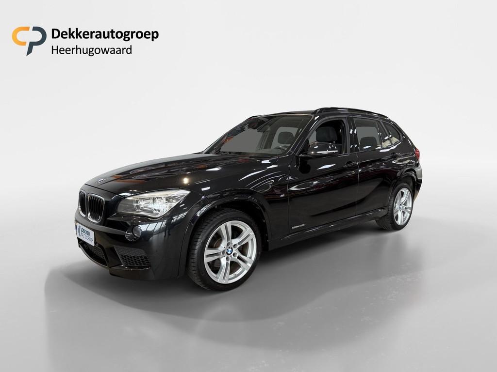 BMW X1 sDrive 20i 184PK Automaat Limited Series met M-Pakket, Auto's, Euro 6, 4 cilinders, Zwart, Grijs