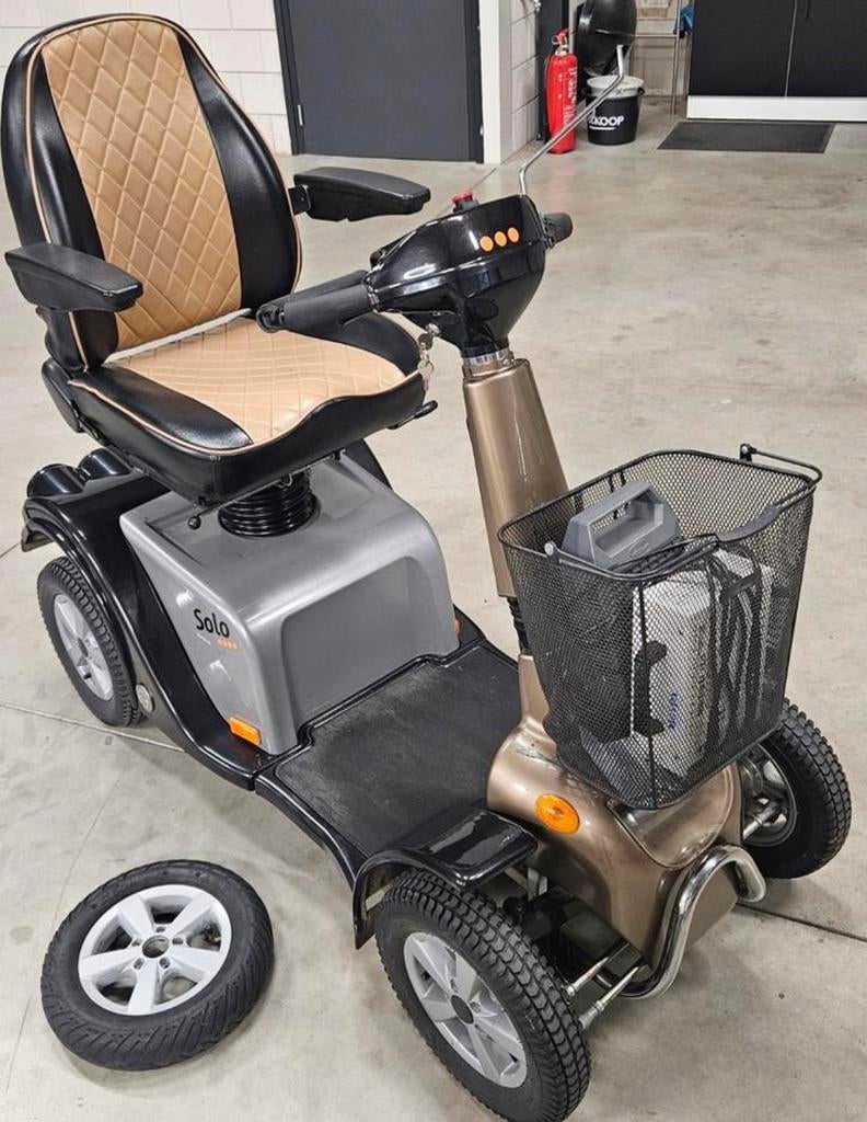 Mooie life & mobility solo en Afikim scootmobielen koopje, Diversen, Ophalen of Verzenden, Zo goed als nieuw, 46 km of meer, 16 km/u of meer