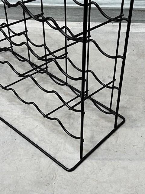 Vintage wijnrek draadstaal flessenrek retro wijnhouder zwart, Gebruikt, Ophalen of Verzenden, 25 flessen of meer, Onbekend