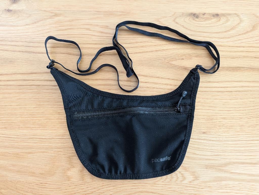 Anti theft crossbody bag - Pacsafe coverSAFE, Ophalen of Verzenden, Nieuw, Zwart, Overige merken