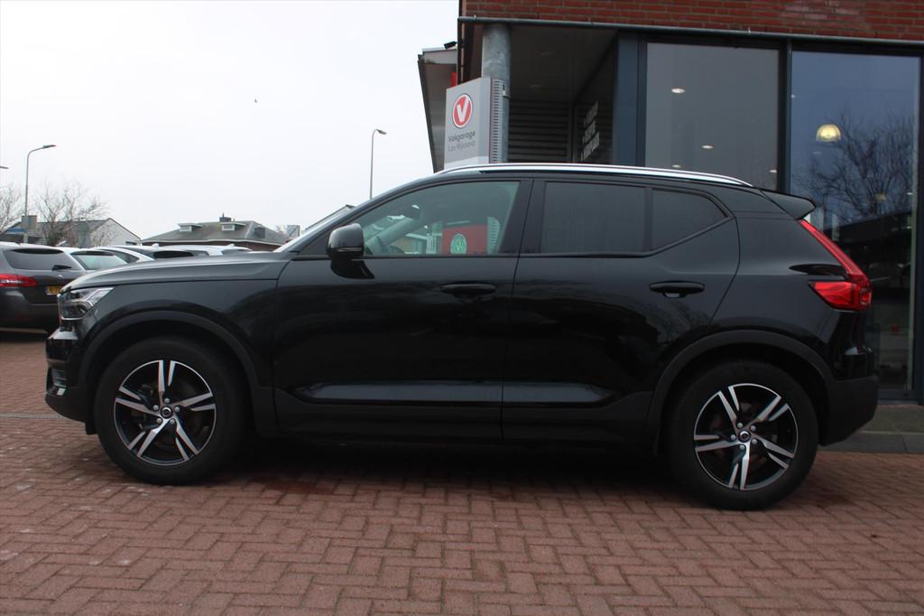 VOLVO Xc40 T4 Aut. *Momentum* | Carplay | Cruise & Climate C, 1969 cc, Regensensor, Leder en Stof, Zwart