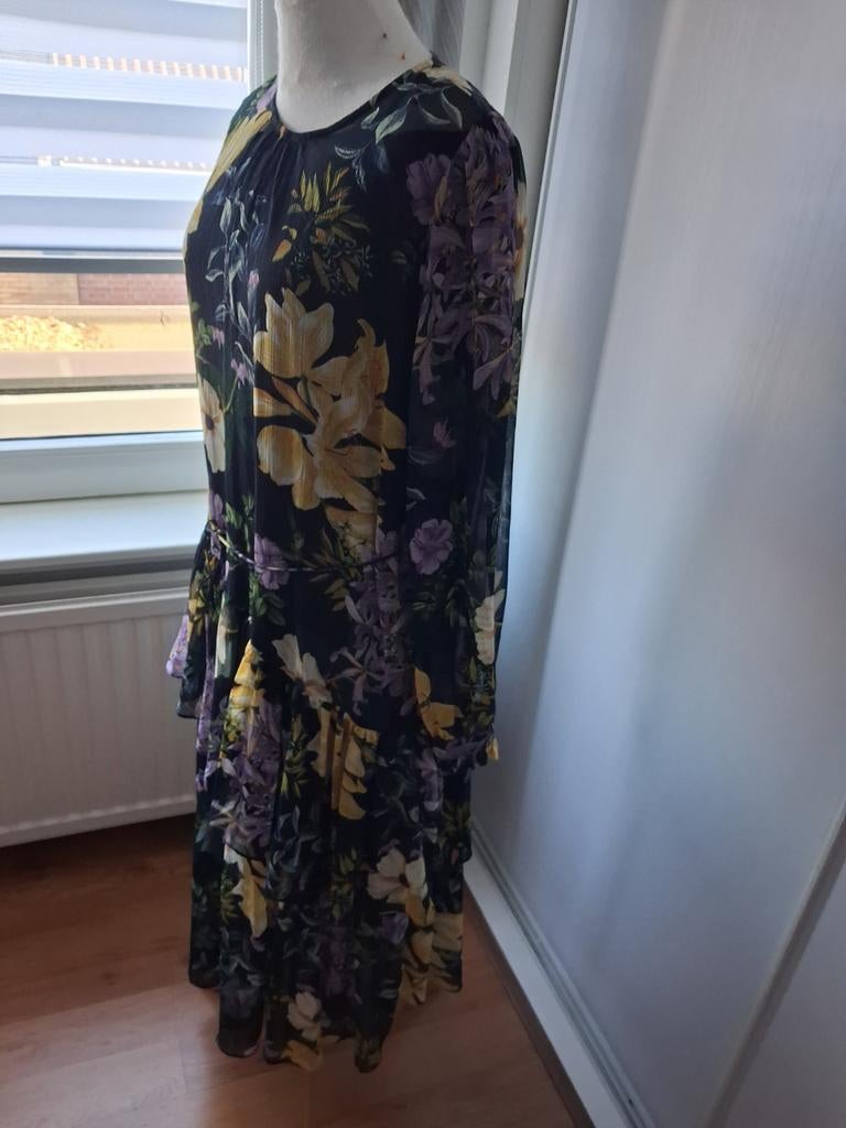 GEBLOEMDE MNG JURK MET STROKEN ROK MAAT 38, Ophalen of Verzenden, Zo goed als nieuw, Maat 38/40 (M), Onder de knie