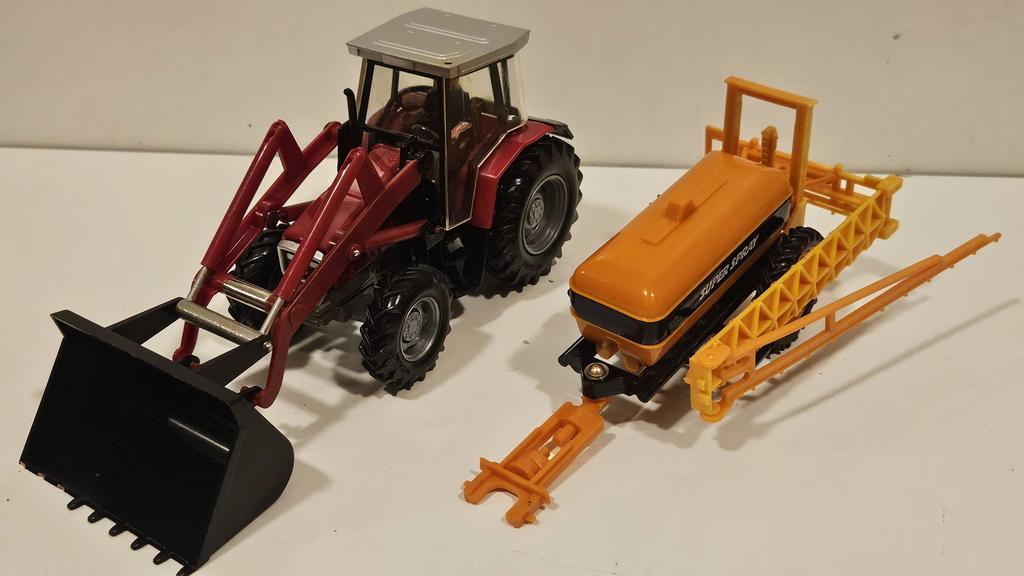 Britains massey, Ophalen of Verzenden, Zo goed als nieuw, Tractor of Landbouw, Britains