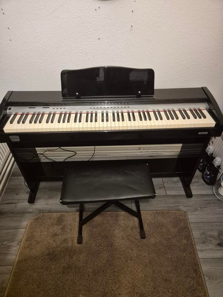 Piano Nova Norma met een aantal defecte toetsen, Ophalen, Zwart, Piano, Digitaal