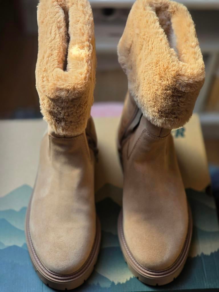 Nieuw in doos!Landrover mt 40 mooie laarzen, Kleding | Dames, Schoenen, Nieuw, Hoge laarzen, Beige, Ophalen of Verzenden