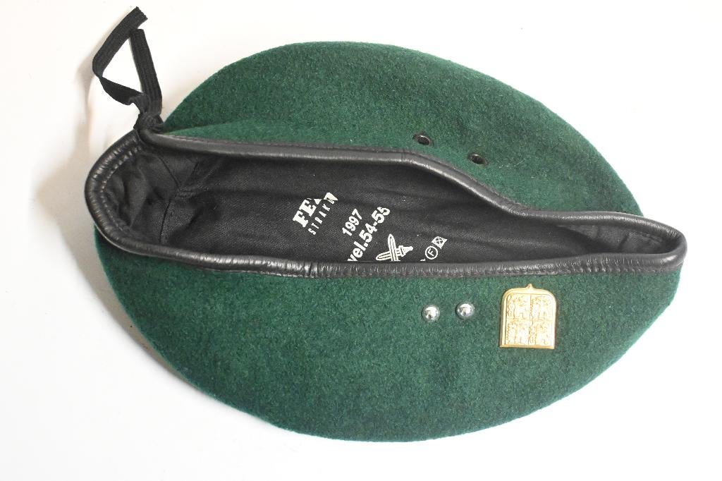 baret Tsjechië tsjechische baret, Ophalen of Verzenden, Landmacht, Overige gebieden, Helm of Baret