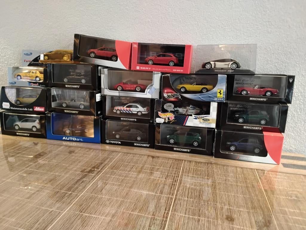 Diverse Miniatuurauto's 1/43 - 19 stuks, Ophalen of Verzenden, Zo goed als nieuw, Auto, MiniChamps