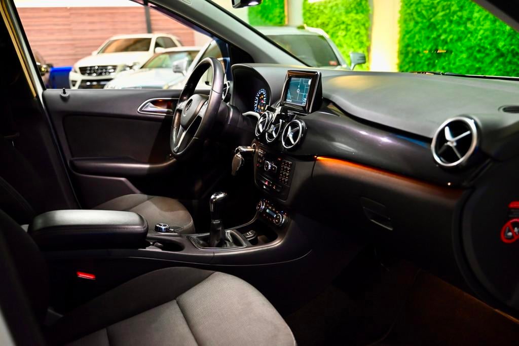 Mercedes-Benz B-klasse 180 Ambition - Achteruitrijcamera - X, Voorwielaandrijving, Euro 5, Stof, Gebruikt