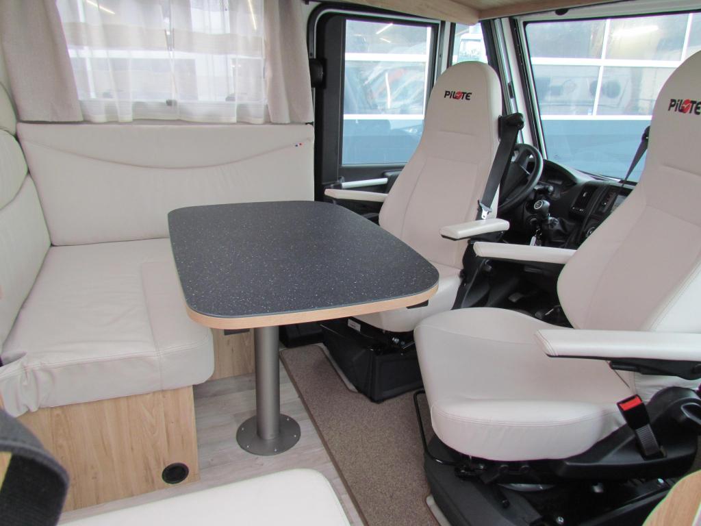 Pilote G 650 C Queensbed, Hefbed, Integraal, Verwarmde buitenspiegels, Fiat, Pilote